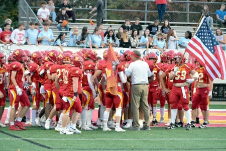 Creek takes opening night spotlight